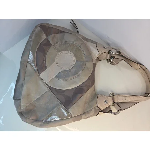 Coach Signature F20032 Biege Patchwork Leather INLD PWK HOBO Silvertone Hrdw - Picture 15 of 15